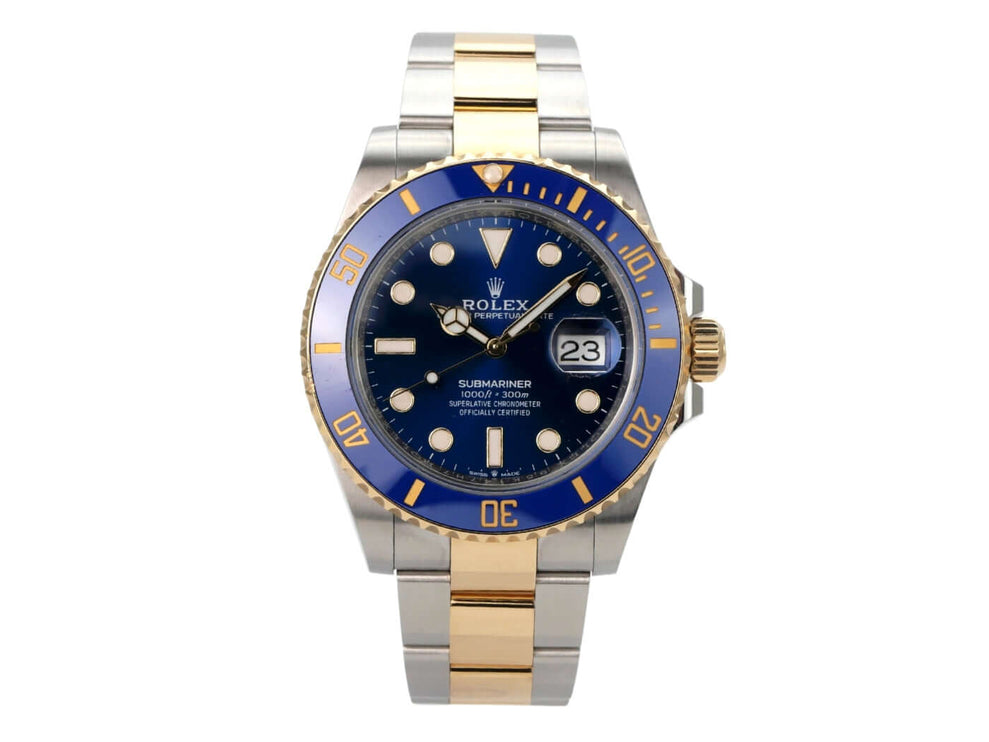 Rolex Submariner Date 41 Edelstahl Gelbgold 126613LB in Details mit blauem Zifferblatt und gelbgoldener Lünette