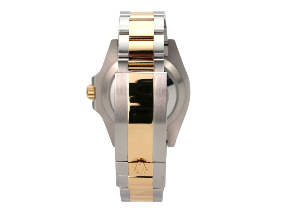 Rolex Submariner Date 41 Edelstahl Gelbgold 126613LB seitliche Ansicht mit Edelstahl- und Gelbgold-Armband