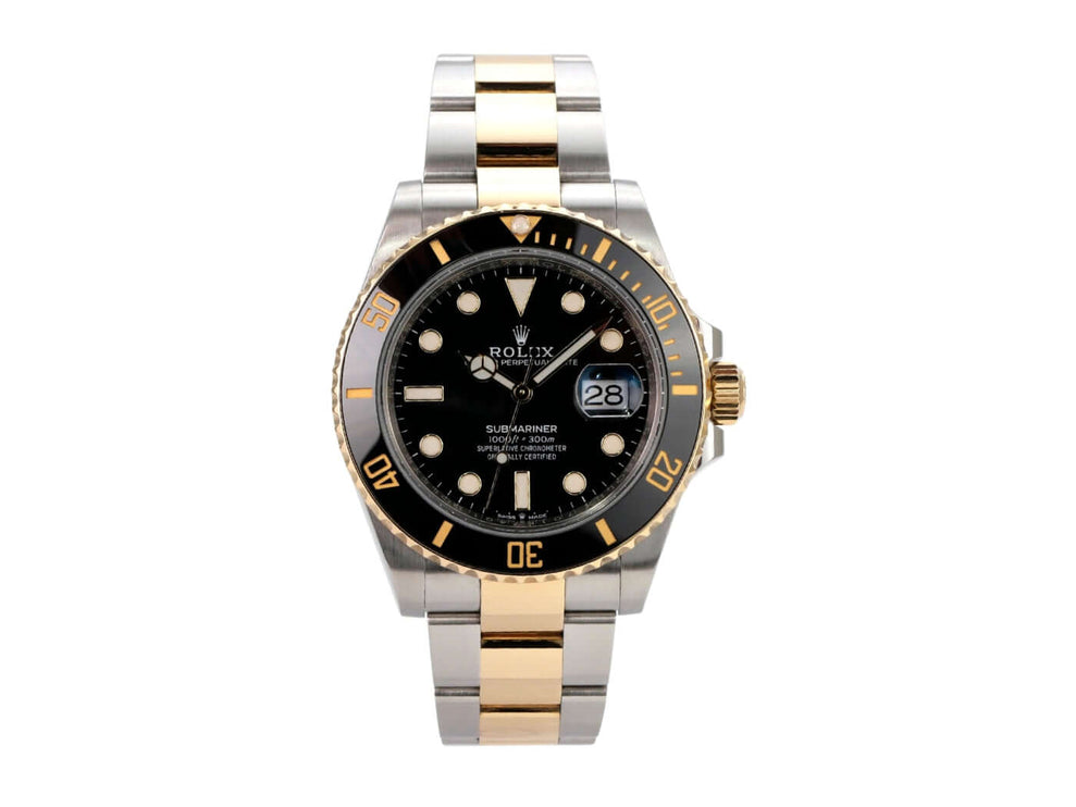 Rolex Submariner Date 41 Edelstahl Gelbgold 126613LN mit schwarzem Zifferblatt und drehbarer Lünette.