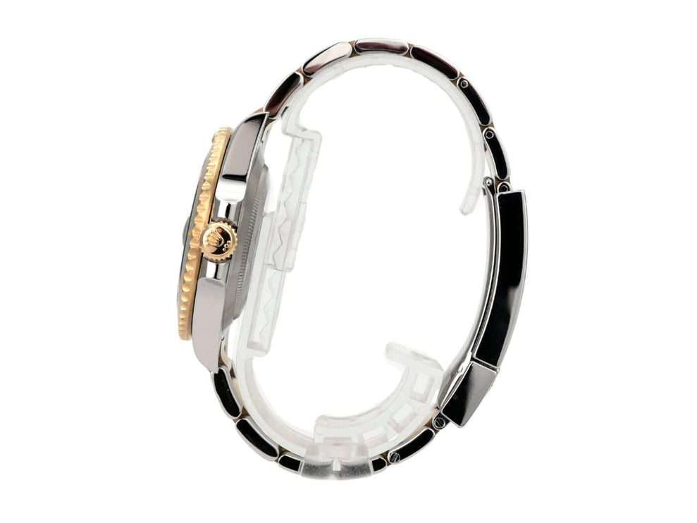 Rolex Submariner Date 41 Edelstahl Gelbgold 126613LN seitliche Ansicht des Uhrengehäuses mit Band.