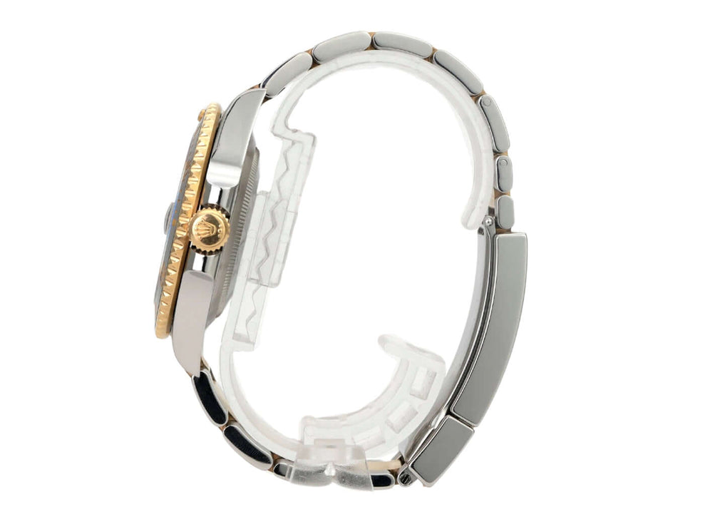 Rolex Submariner Date 41 Edelstahl Gelbgold 126613LN seitliche Ansicht mit poliertem und satiniertem Gehäuse.