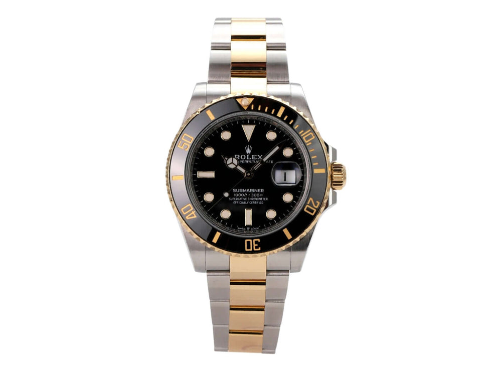 Rolex Submariner Date 41 Edelstahl Gelbgold 126613LN mit schwarzem Zifferblatt und Gelbgold-Details.