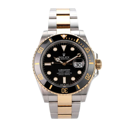 Rolex Submariner Date 41 Edelstahl Gelbgold 126613LN, Edelstahl-Gehäuse, 18 Karat Gelbgold, schwarzes Zifferblatt.