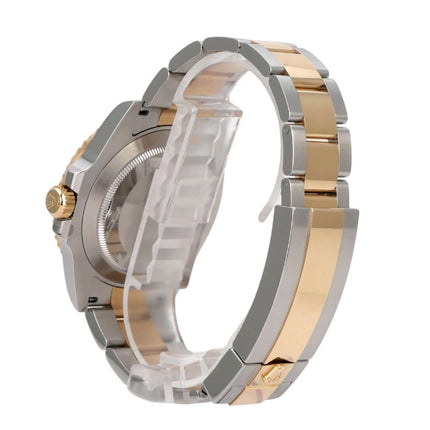 Rolex Submariner Date 41 Edelstahl Gelbgold 126613LN Armbandansicht mit polierter und satinierter Oberfläche.