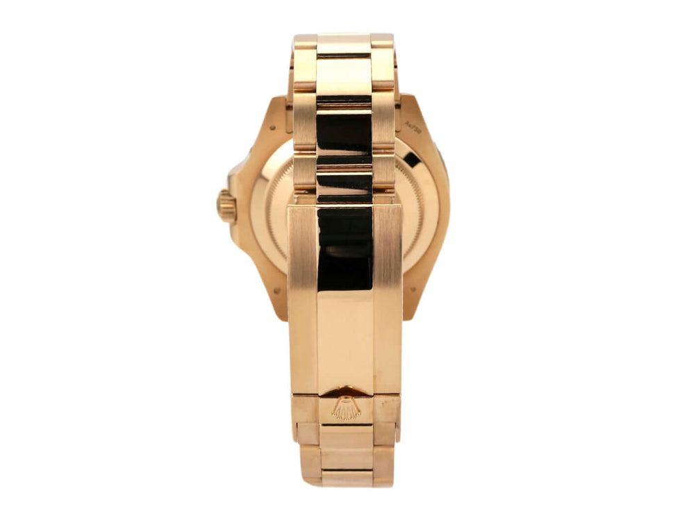Rolex Submariner Date 41 Gelbgold 126618LN aus 2021, Ansicht der Seite mit poliertem und satiniertem Band.