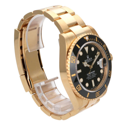 Rolex Submariner Date 41 Gelbgold 126618LN in elegantem Design mit schwarzem Zifferblatt und Gelbgoldarmband.