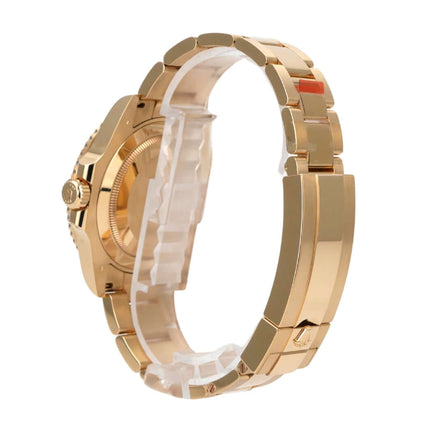 Rolex Submariner Date 41 Gelbgold 126618LN seitliche Ansicht des 18 Karat Gelbgold Armbands.