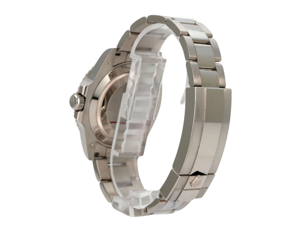 Rolex Submariner Date Weißgold 126619LB, Seitenansicht mit Oyster-Armband und Gehäuse aus 18 kt Weißgold