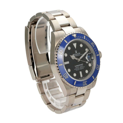 Rolex Submariner Date Weißgold 126619LB mit schwarzem Zifferblatt und blauer Cerachrom Lünette, 41 mm Gehäuse.