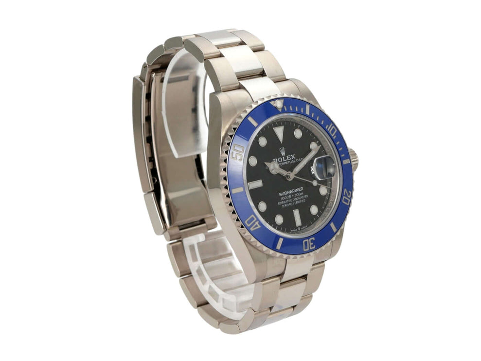 Rolex Submariner Date Weißgold 126619LB mit schwarzem Zifferblatt und blauer Cerachrom Lünette, 41 mm Gehäuse.