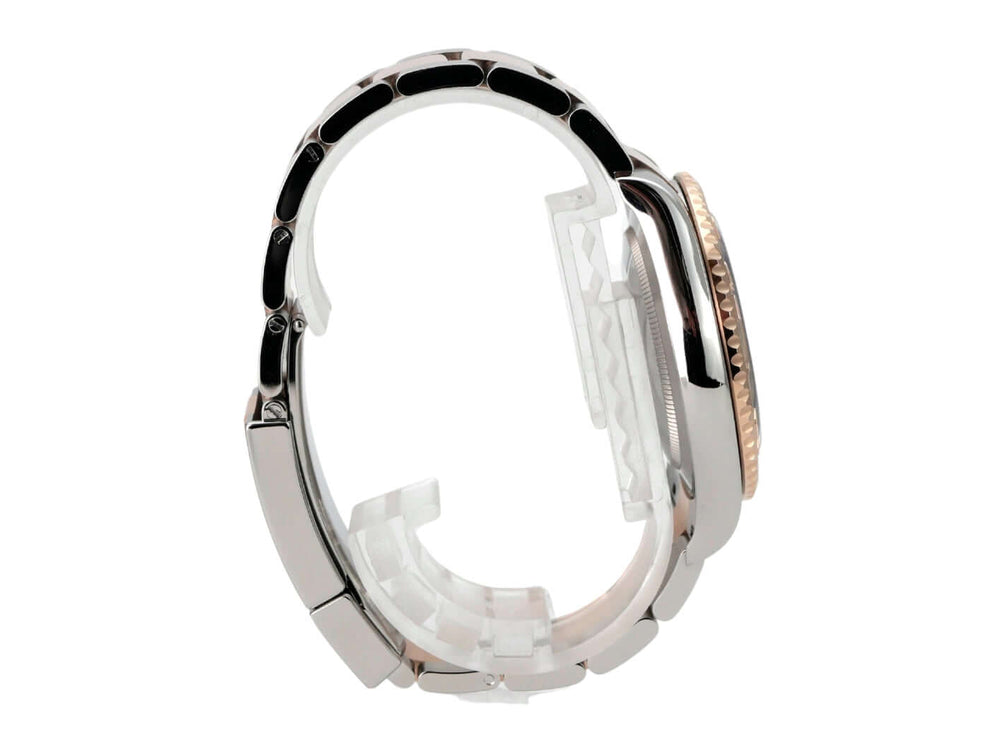 Rolex Yacht-Master 40 Oystersteel Everose-Gold 126621 Schoko seitliche Ansicht mit Armband aus Edelstahl und Everose-Gold