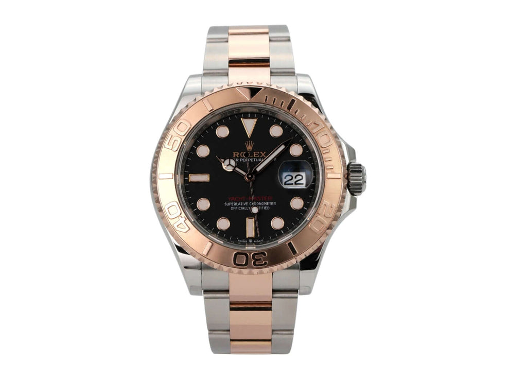 Rolex Yacht-Master 40 Oystersteel Everose-Gold 126621 Schwarz mit schwarzem Zifferblatt und drehbarer Lünette.