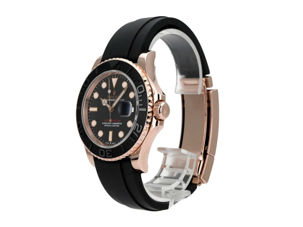 Rolex Yacht-Master 40 Everose-Gold 126655 mit schwarzem Zifferblatt und Oyster Kautschukband.