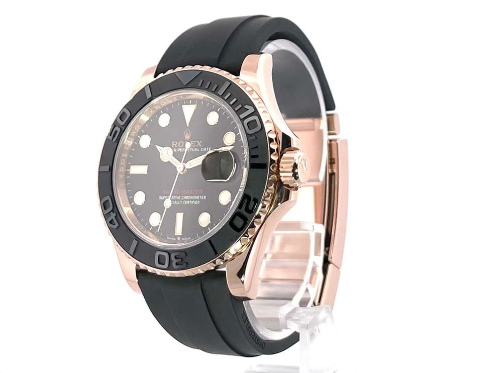 Rolex Yacht-Master 40 Everose-Gold Ref. 126655 mit schwarzem Zifferblatt und Oysterflex-Band, 40mm Gehäuse und Keramiklünette.