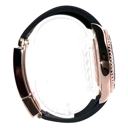 Rolex Yacht-Master 40 Everose-Gold 126655 Seitenansicht, 18 kt Everose-Gold Gehäuse, beidseitig drehbare Lünette, Oyster Kautschukband