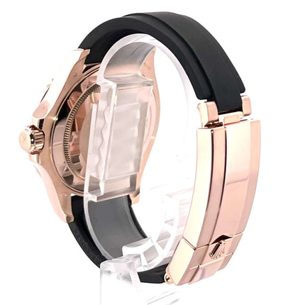 Rückansicht der Rolex Yacht-Master 40 Everose-Gold 126655 mit Oysterflex-Armband und Sicherheitsfaltschließe