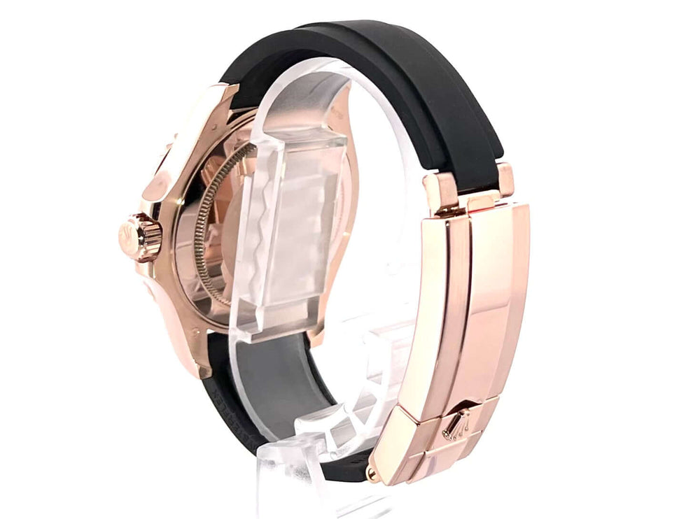 Rückansicht der Rolex Yacht-Master 40 Everose-Gold 126655 mit Oysterflex-Armband und Sicherheitsfaltschließe