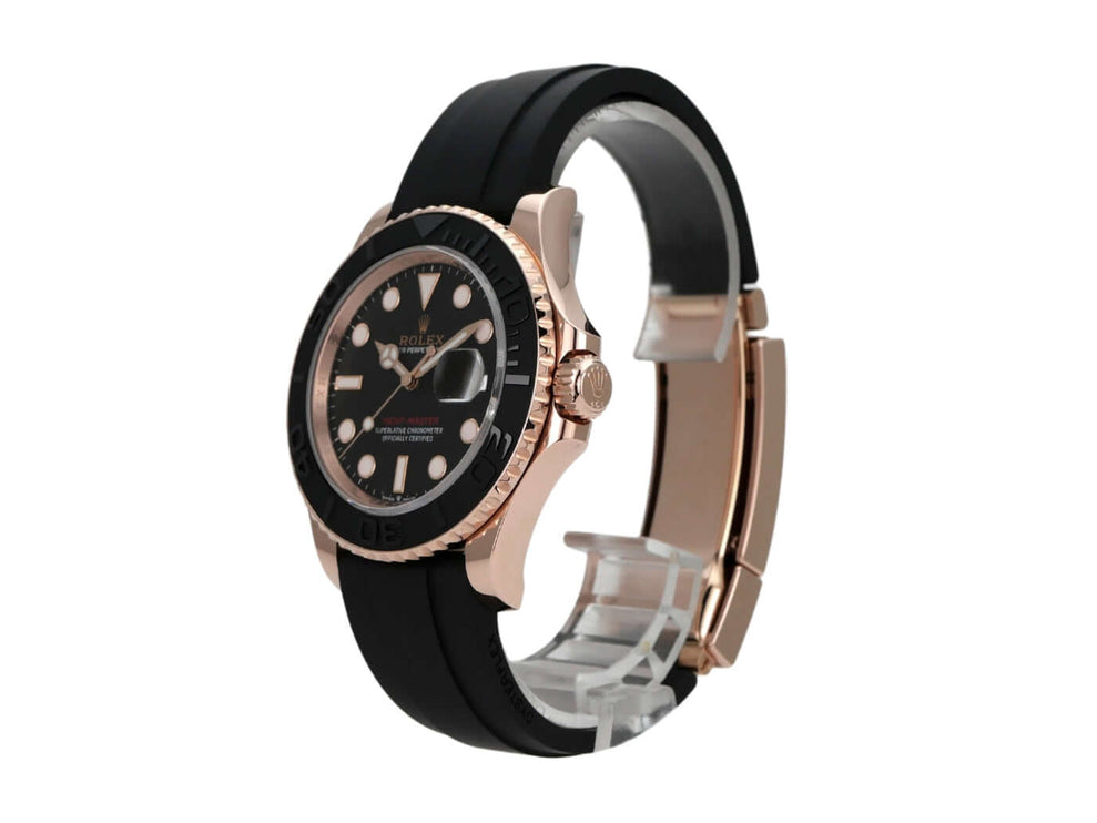 Rolex Yacht-Master 40 Everose-Gold 126655 mit schwarzem Zifferblatt und Oyster-Kautschukband.