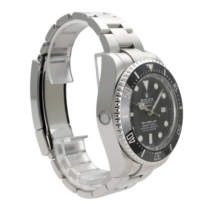 Rolex Sea-Dweller 126660 Deepsea Edelstahl-Armbanduhr mit schwarzem Zifferblatt und drehbarer Lünette.