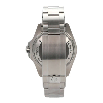 Rückenansicht der Rolex Sea-Dweller 126660 Deepsea mit Edelstahlband und Heliumventil, 2021.