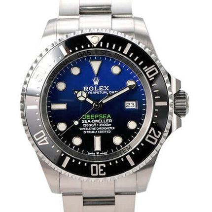 Rolex Sea-Dweller Deepsea 126660 D-Blue auf Edelstahlarmband mit blauem Zifferblatt und schwarzen Lünette.