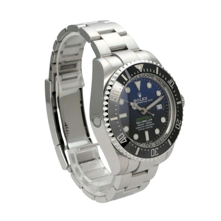 Rolex Sea-Dweller Deepsea 126660 D-Blue am Edelstahlarmband, poliertes Gehäuse, schwarzes Zifferblatt.