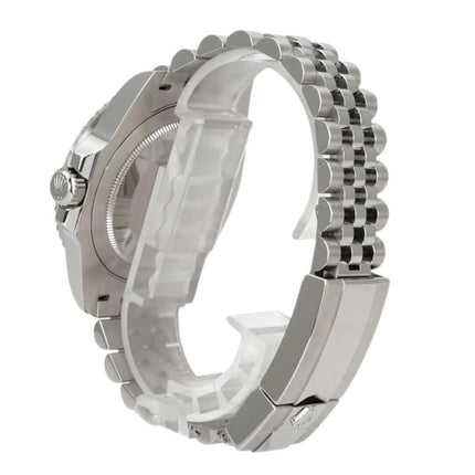 Rolex GMT Master II 126710BLNR Edelstahlarmband und Gehäuseansicht von der Seite.