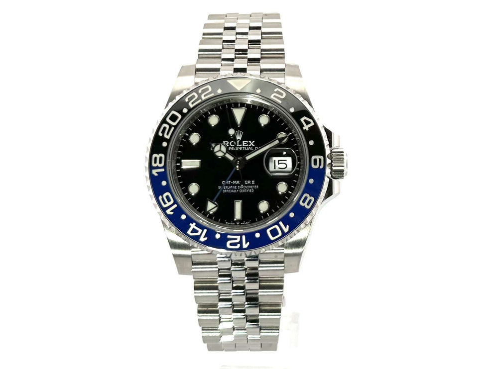 Rolex GMT Master II Edelstahl 126710BLNR aus 2020 mit blau/schwarzer Keramik Einlage, schwarzes Zifferblatt und Jubile-Edelstahlarmband.