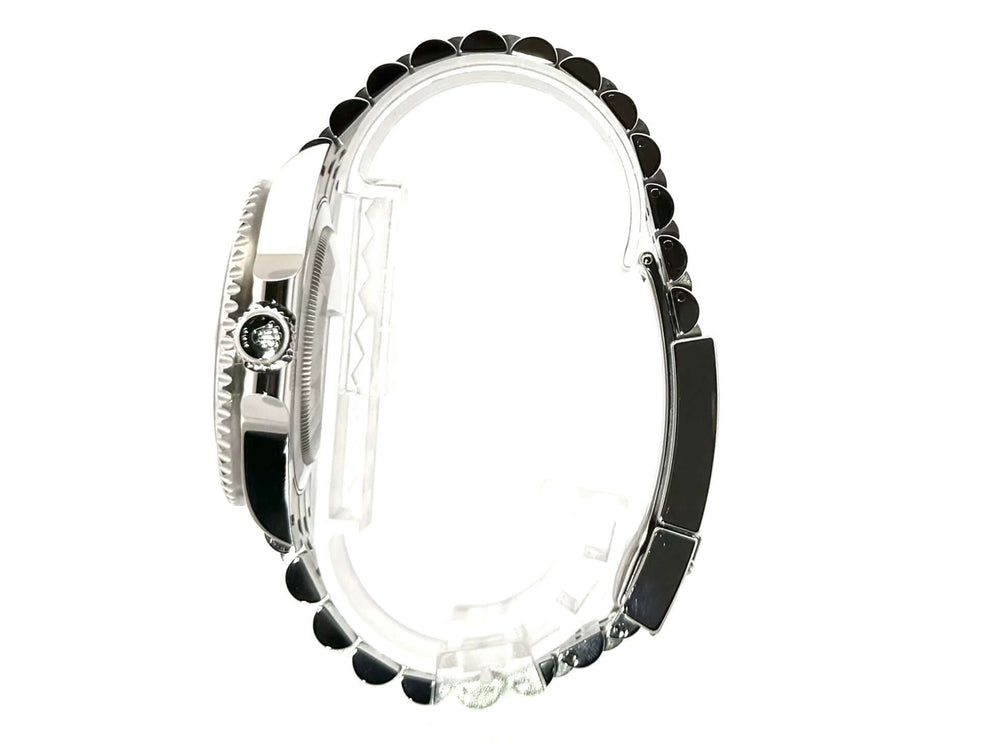 Rolex GMT Master II Edelstahl Ref. 126710BLNR Seitansicht, poliertes und satiniertes Gehäuse, schwarze Lünette, Jubile-Edelstahlarmband