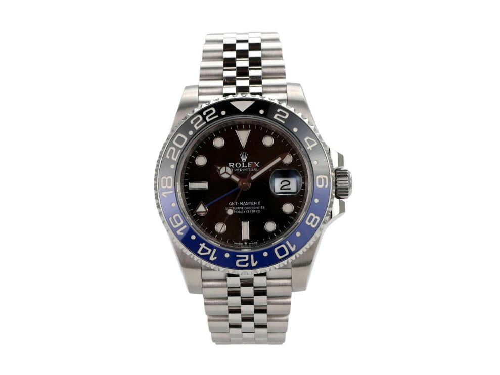 Rolex GMT-Master II Edelstahl 126710BLNR mit schwarzem Zifferblatt und blau/schwarzer Keramiklünette.