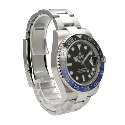 Rolex GMT-Master II Edelstahl 126710BLNR Oyster-Band mit schwarzem Zifferblatt und blauer Lünette.