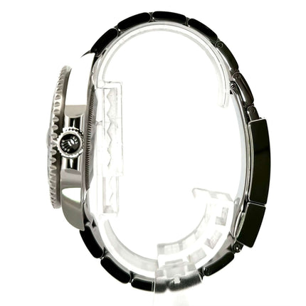 Rolex GMT-Master II Edelstahl 126710BLNR Seitenansicht, poliertes und satiniertes Oyster-Edelstahlarmband, schwarze/ blaue Keramik Lünette