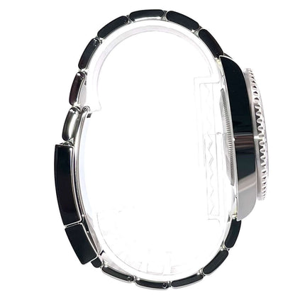 Seitenansicht Rolex GMT Master II Edelstahl 126710BLNR Oyster-Band mit poliertem und satiniertem Edelstahlgehäuse und Lünette.