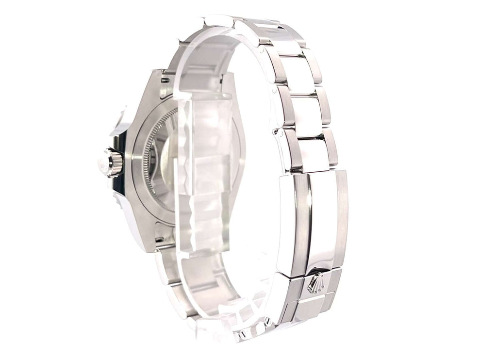 Rückansicht der Rolex GMT Master II Edelstahl 126710BLNR mit Oyster-Band, zeigt poliertes/satiniertes Stahlgehäuse und Armband 2022.