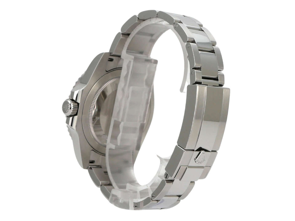 Rolex GMT-Master II Edelstahl 126710BLNR Oyster-Band seitliche Ansicht mit poliertem Edelstahlarmband.
