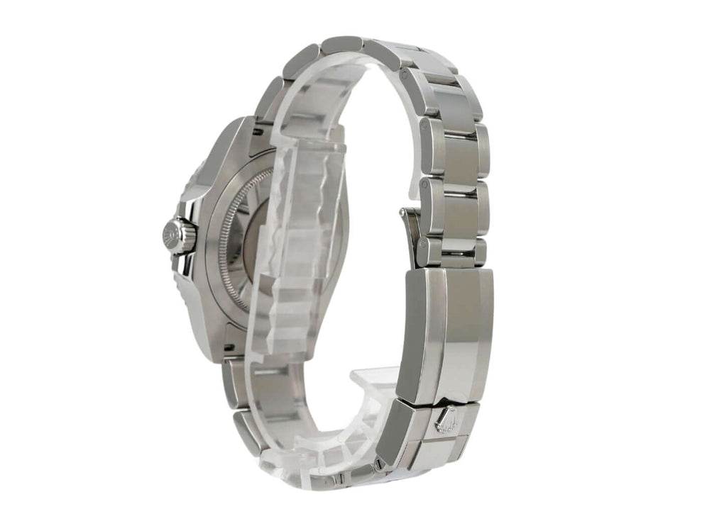 Rolex GMT-Master II Edelstahl 126710BLNR Oyster-Band Detailansicht des Edelstahlarmbands und Gehäuses.