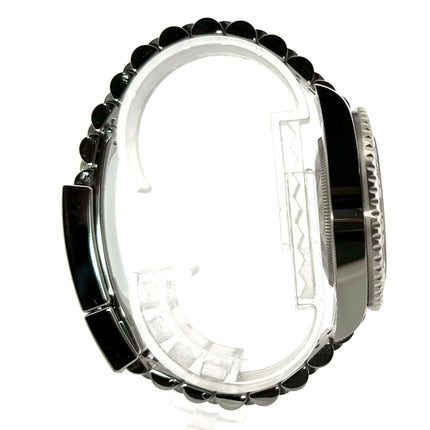 Seitenansicht Rolex GMT-Master II Edelstahl 126710BLRO, Gehäuse und Armband aus poliertem und satiniertem Edelstahl