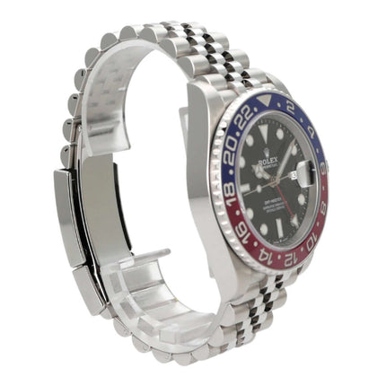 Rolex GMT Master II Edelstahl 126710BLRO mit schwarzem Zifferblatt und blau/roter Lünette, ungetragen aus 2021.