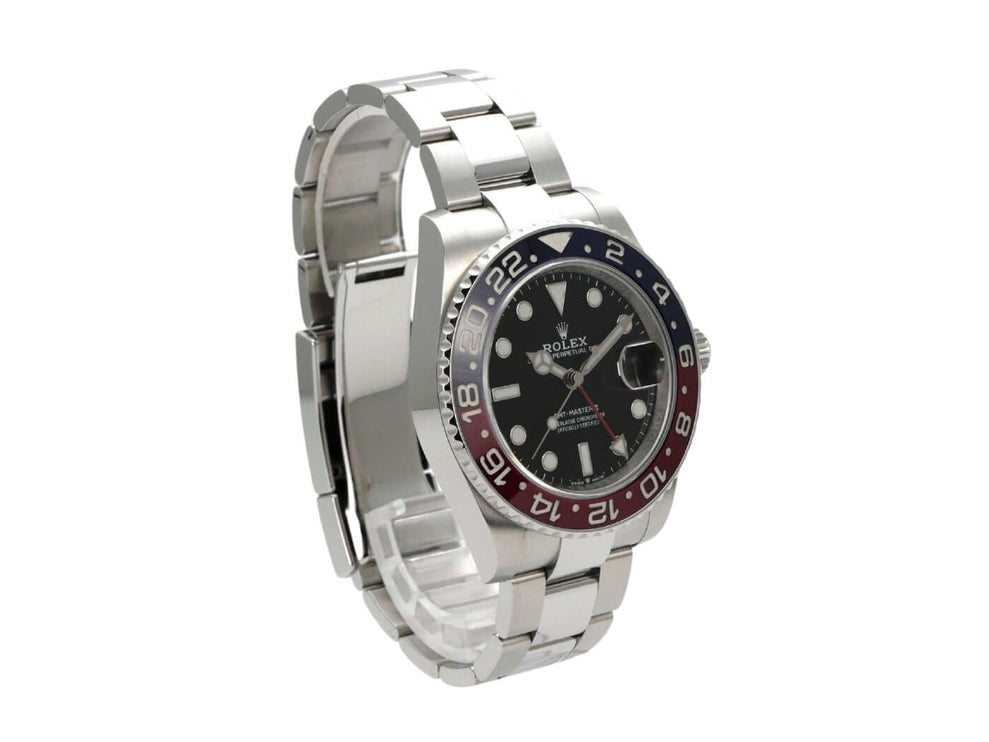 Rolex GMT-Master II Edelstahl 126710BLRO mit schwarzem Zifferblatt und blau-roter Lünette, 40mm Gehäuse.