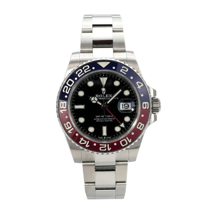 Rolex GMT-Master II Edelstahl 126710BLRO Oyster-Band Uhr mit schwarzem Zifferblatt und blauer/roter Lünette.