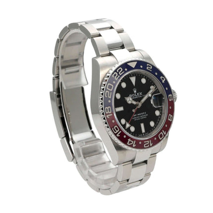 Rolex GMT-Master II Edelstahl 126710BLRO Oyster-Band mit schwarzem Zifferblatt und blauer/roter Lünette.