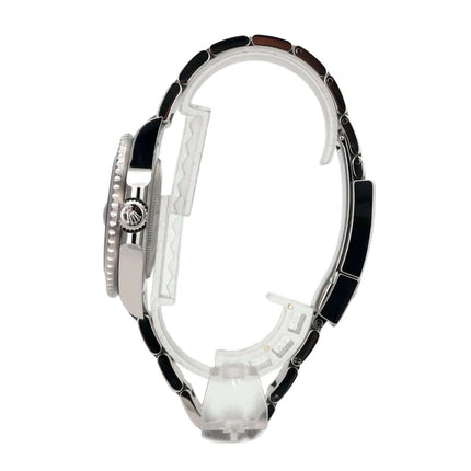 Detailansicht des Rolex GMT Master II Edelstahl 126710BLRO mit Oyster-Band und Keramikeinlage.