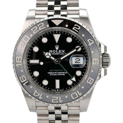 Rolex GMT-Master II Edelstahl 126710GRNR Jubile-Band mit schwarzem Zifferblatt und Jubile-Edelstahlarmband.