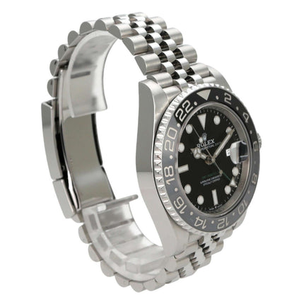 Rolex GMT-Master II Edelstahl 126710GRNR Jubile-Band mit schwarzem Zifferblatt und Edelstahlarmband.
