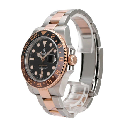 Rolex GMT-Master II Edelstahl Everose-Gold 126711CHNR mit schwarzem Zifferblatt und beidseitig drehbarer Lünette.