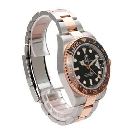 Rolex GMT-Master II Edelstahl Everose-Gold 126711CHNR mit schwarzem Zifferblatt und beidseitig drehbarer Lünette.