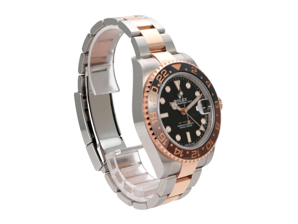 Rolex GMT-Master II Edelstahl Everose-Gold 126711CHNR mit schwarzem Zifferblatt und beidseitig drehbarer Lünette.