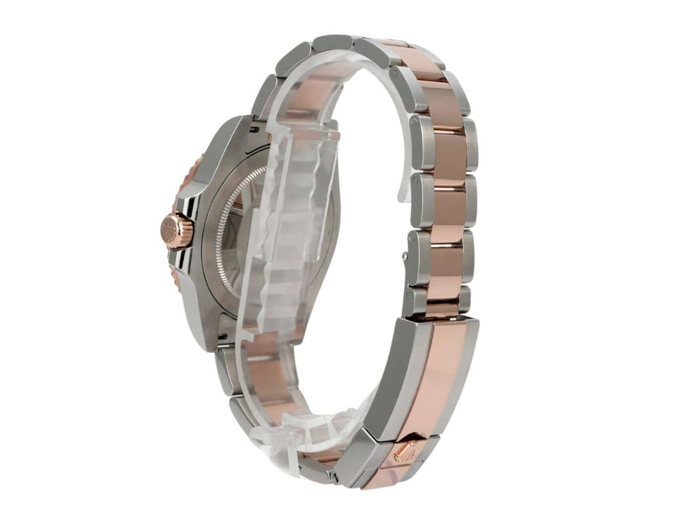 Rolex GMT-Master II Edelstahl Everose-Gold 126711CHNR Uhr, Detailansicht des Armbands und Gehäuses.