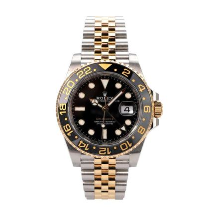 Rolex GMT-Master II Edelstahl Gelbgold 126713GRNR mit schwarzem Zifferblatt und Jubilee-Armband.
