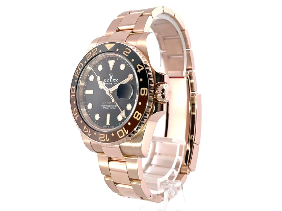 Rolex GMT-Master II Everose-Gold 126715CHNR aus 2020, 18 kt Everose-Gold, 40 mm Gehäusedurchmesser, schwarzes Zifferblatt, Oyster-Armband.